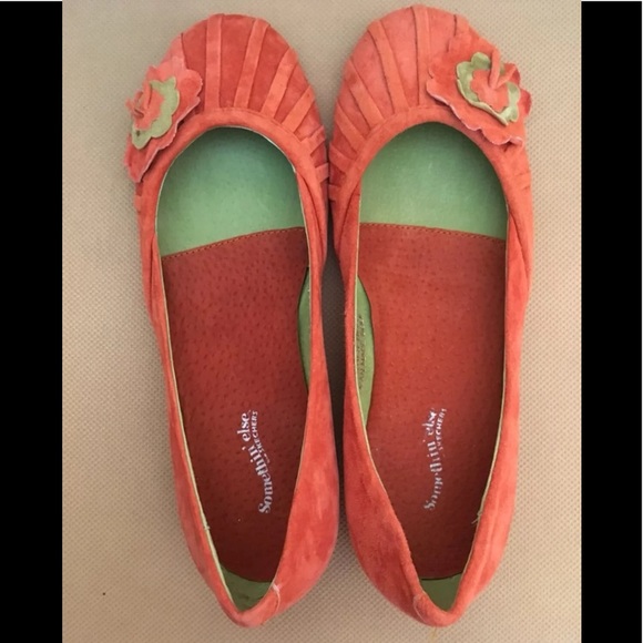 Skechers Flats - Picture 3 of 5